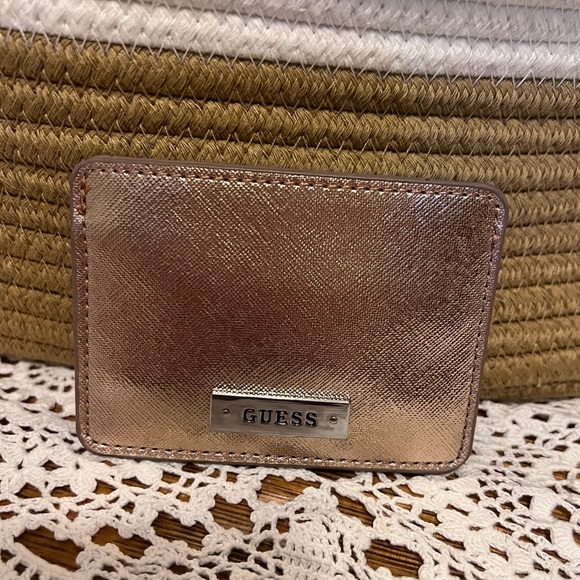 Guess Rose Gold Cardholder 💕 - Picture 1 of 4